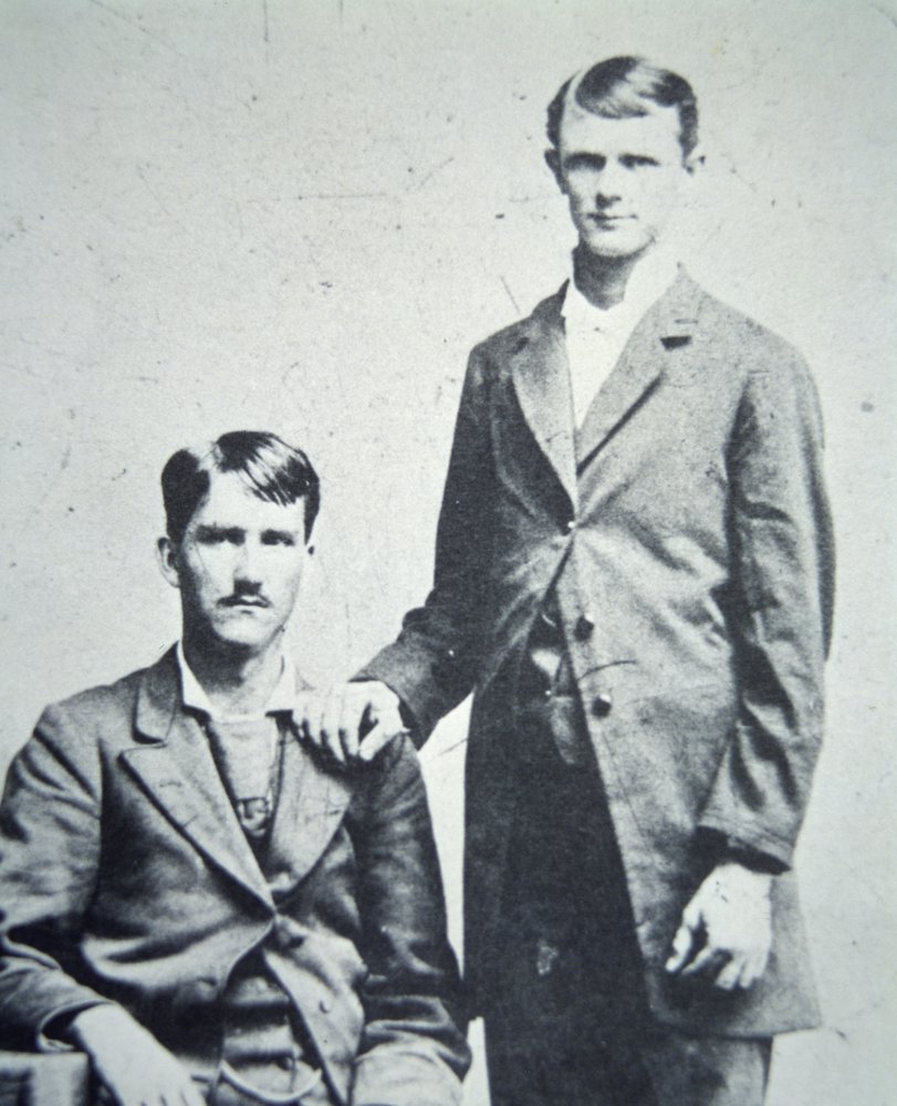 Frank (1843-1915) és Jesse James (1847-82) 1870 körül (f/w fotó) alkotó: American Photographer