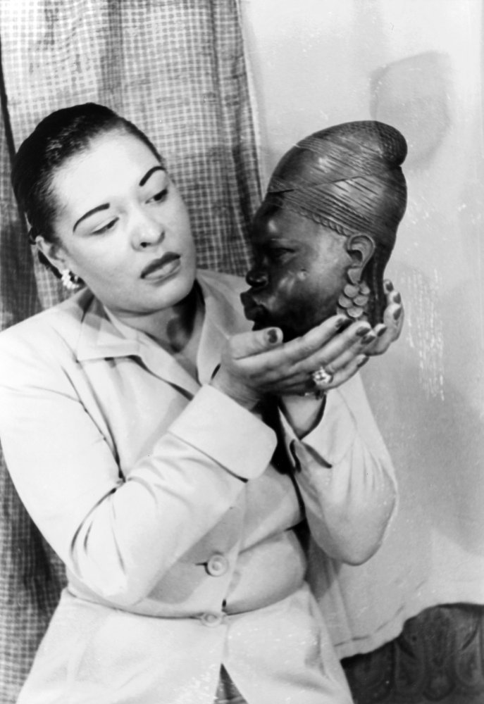 Billie Holiday (1915-1959) amerikai jazzénekesnő március 23. alkotó: Carl Van Vechten