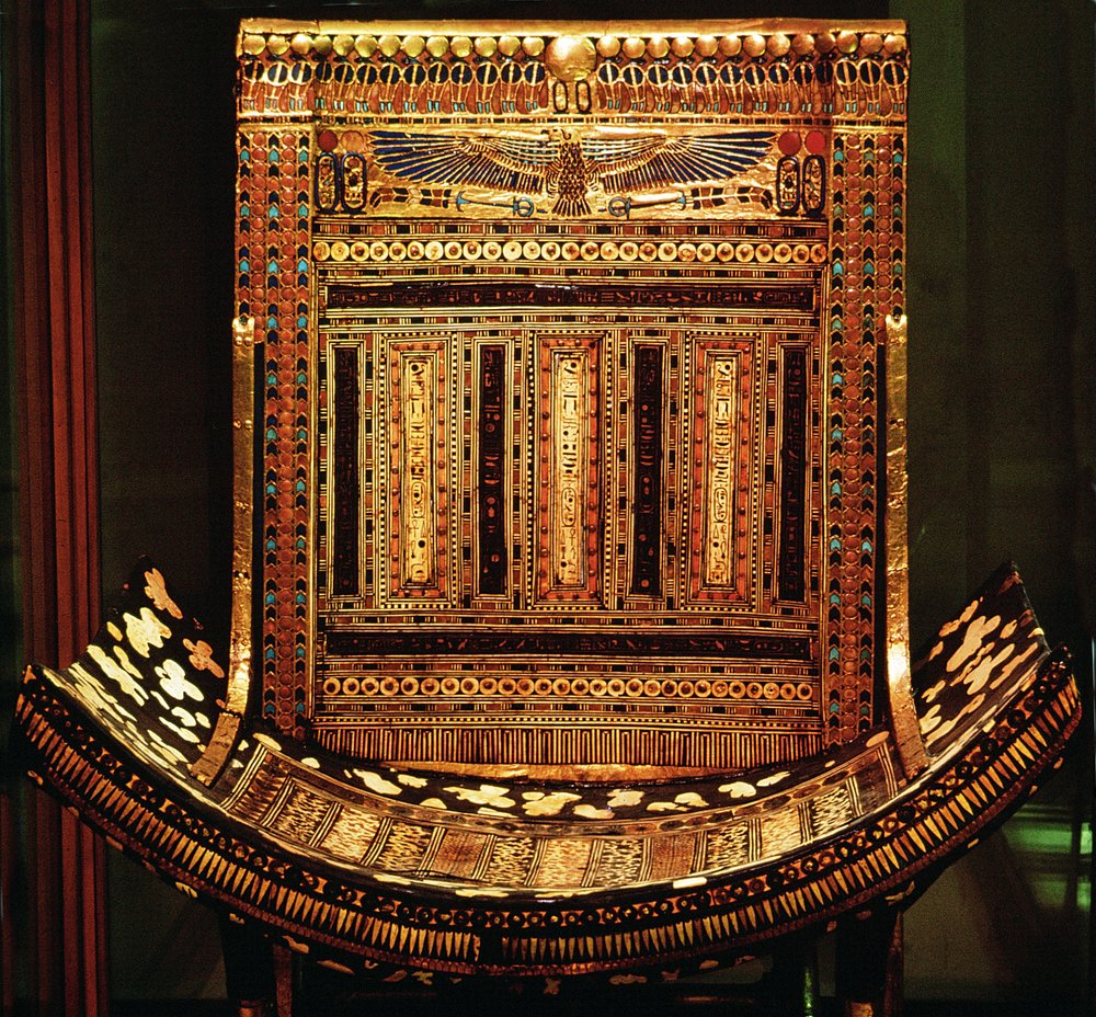 Tutanhamon szertartási széke, az ívelt ülés és háttámla részlete, Újbirodalom, kb. Kr. e. 1325 (59232 részlete) alkotó: Egyptian 18th Dynasty