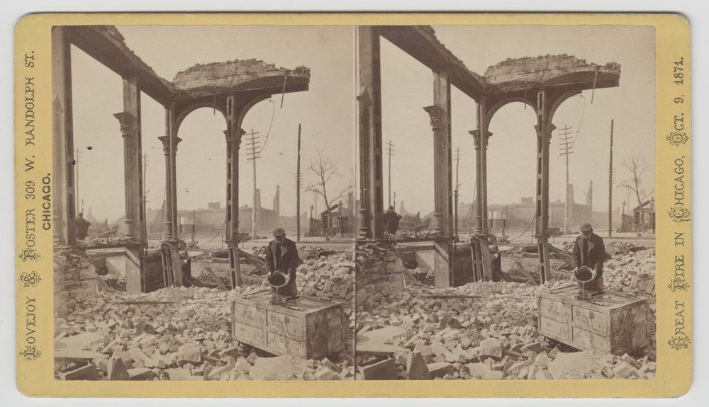 Sztereográfia egy férfiról, aki széfet hűt a romok között az 1871-es, 1871-es chicagói tűzvész után (bw fotó a kártyatartón) alkotó: George N. Barnard