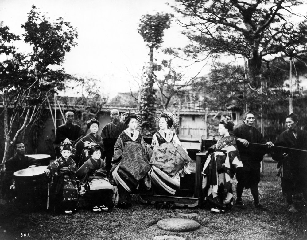Gésalányok, kb. az 1870-es évek alkotó: Japanese Photographer