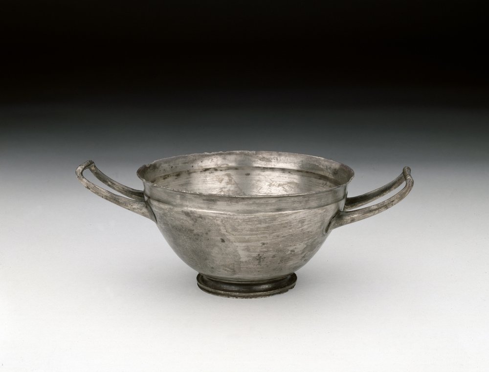 Kupa, a krími Nymphaeum IV. sírjából, Kr. e. 5. század (ezüst) alkotó: Scythian