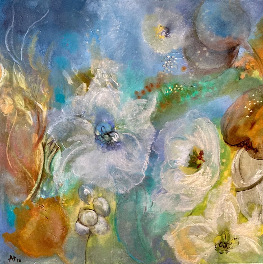 Éteri fehér virágok alkotó: Alexandra Higgins