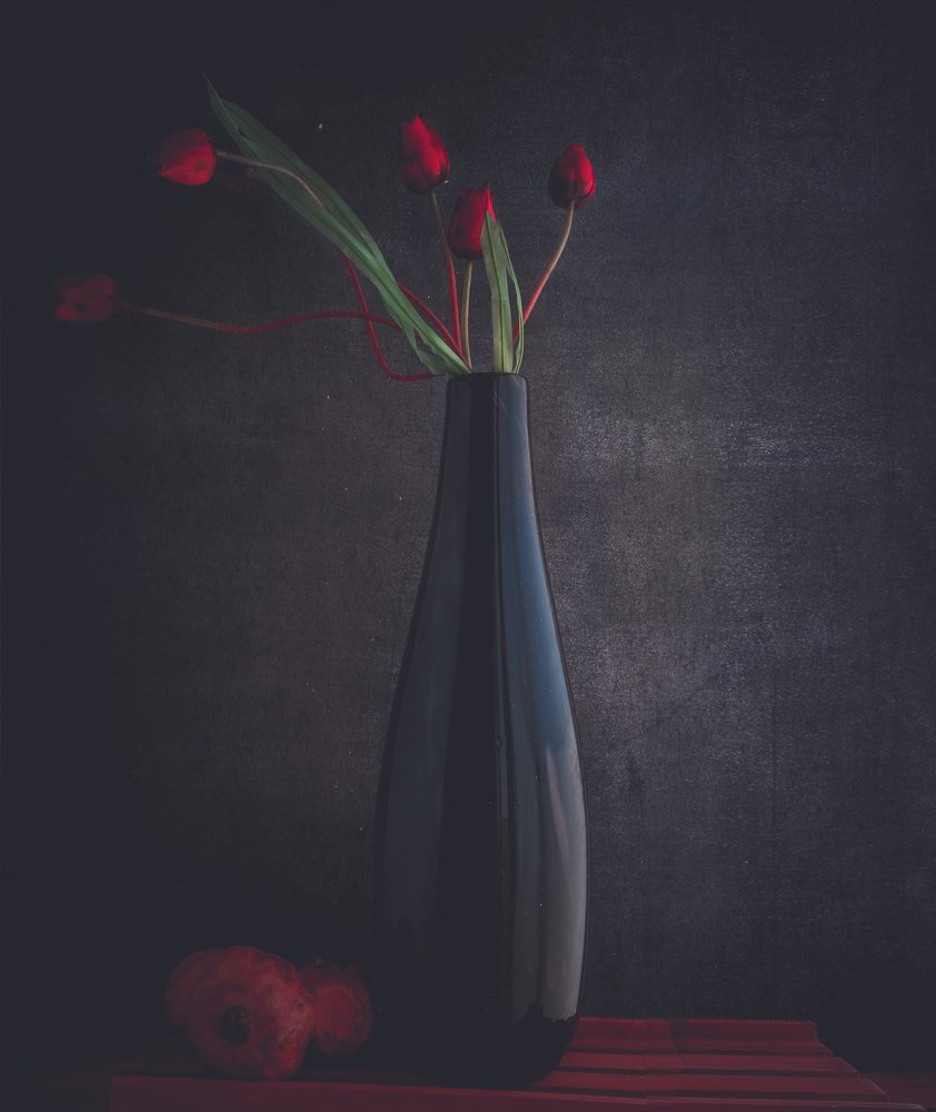 Elegáns vörös tulipánok alkotó: Farid Kazamil