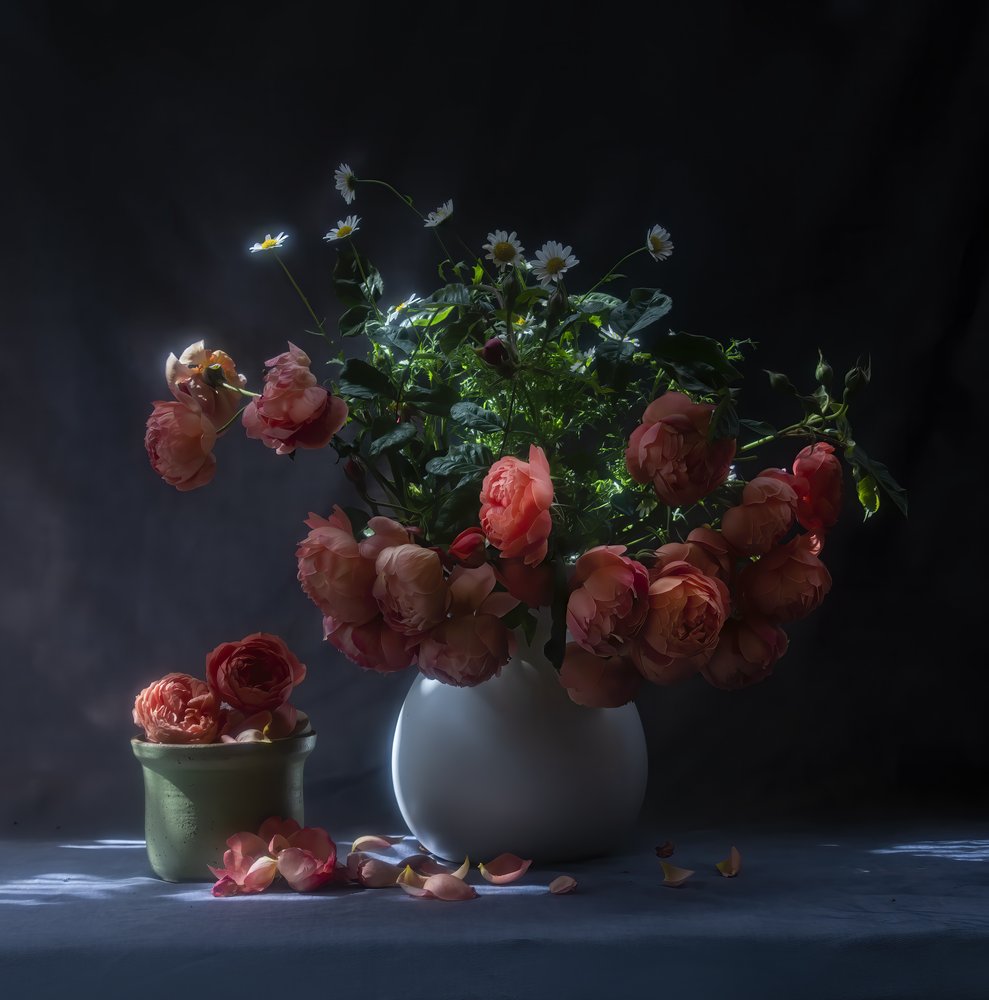 Moody Roses csendélet alkotó: Judy Tseng