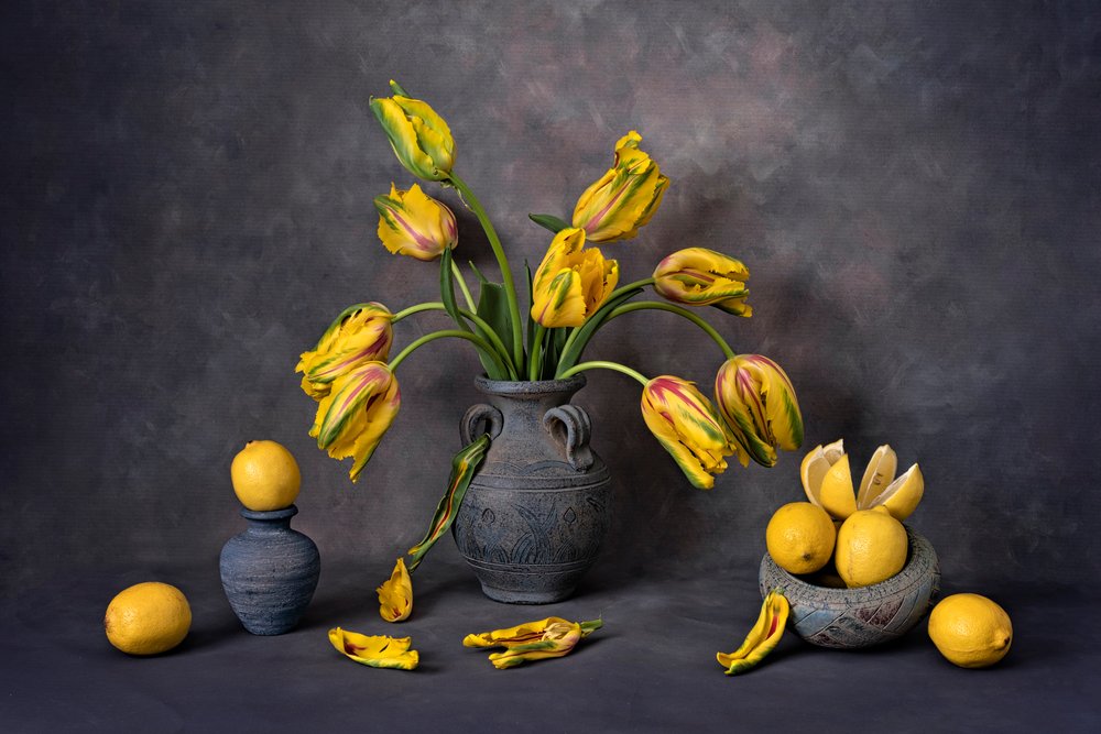 Sárga tulipánok és citromok alkotó: Lydia Jacobs