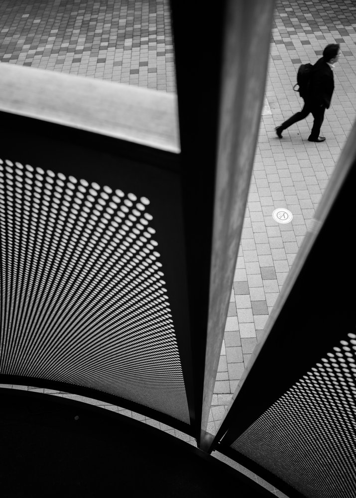 Geometrikus városi séta alkotó: Satoshi Hata