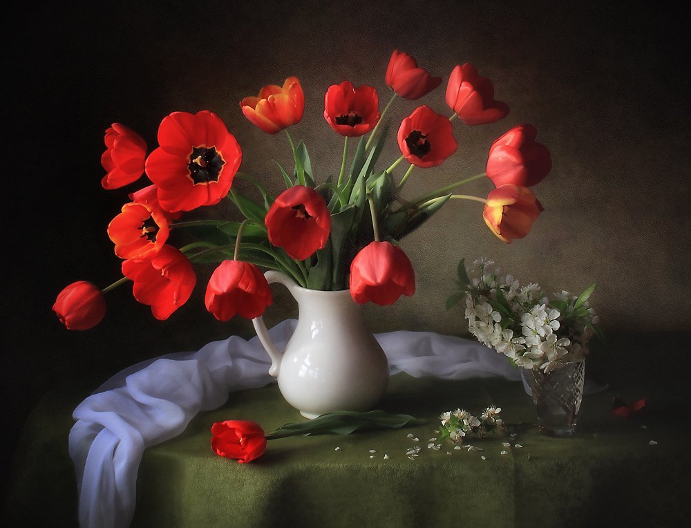 Élénkpiros tulipánok alkotó: Tatyana Skorokhod