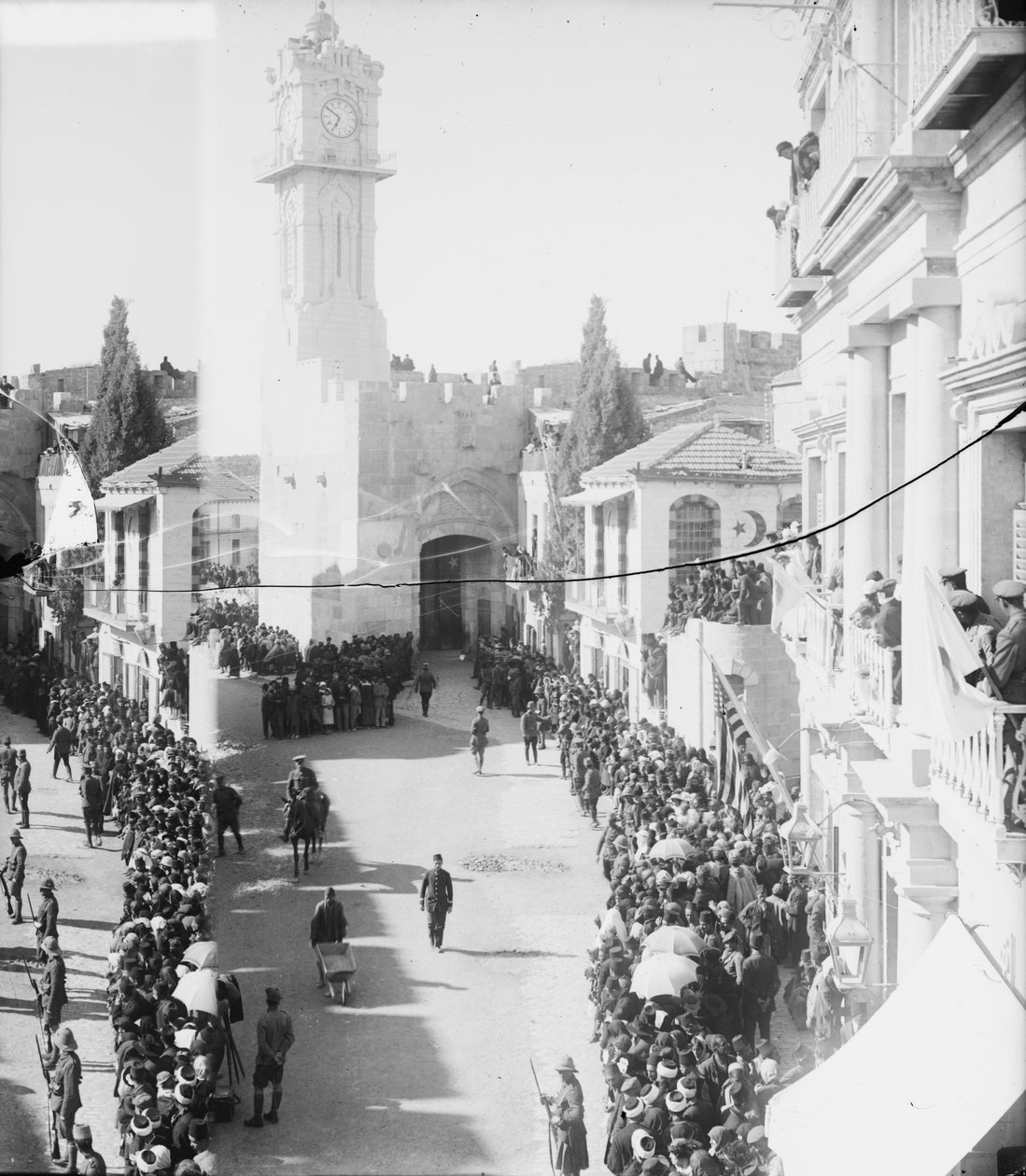 Field Marshall Allenby Jeruzsálembe való belépésére várva, 1917 (bw fotó) alkotó: Unbekannt Unbekannt