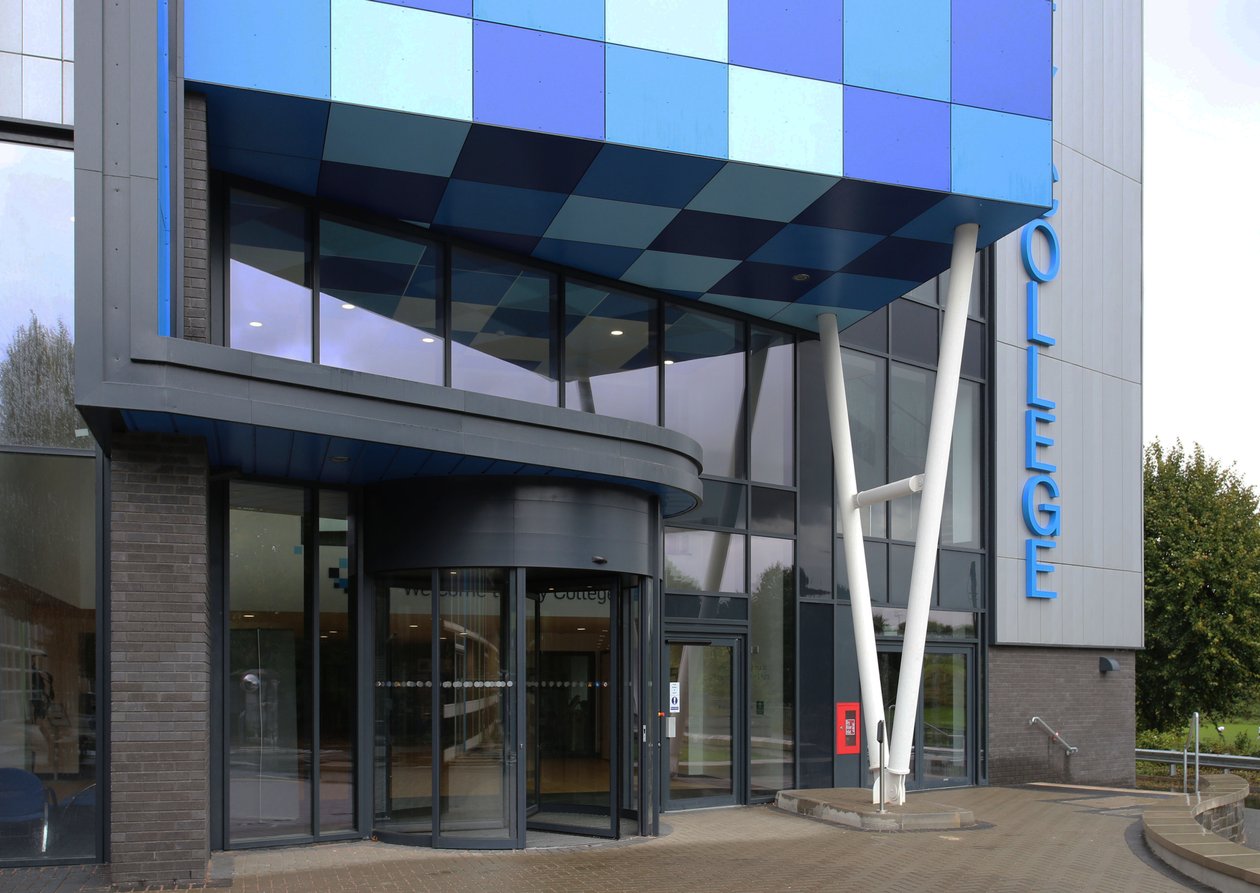 Plymouth City College STEM Center a Kings Roadról alkotó: Unbekannt Unbekannt