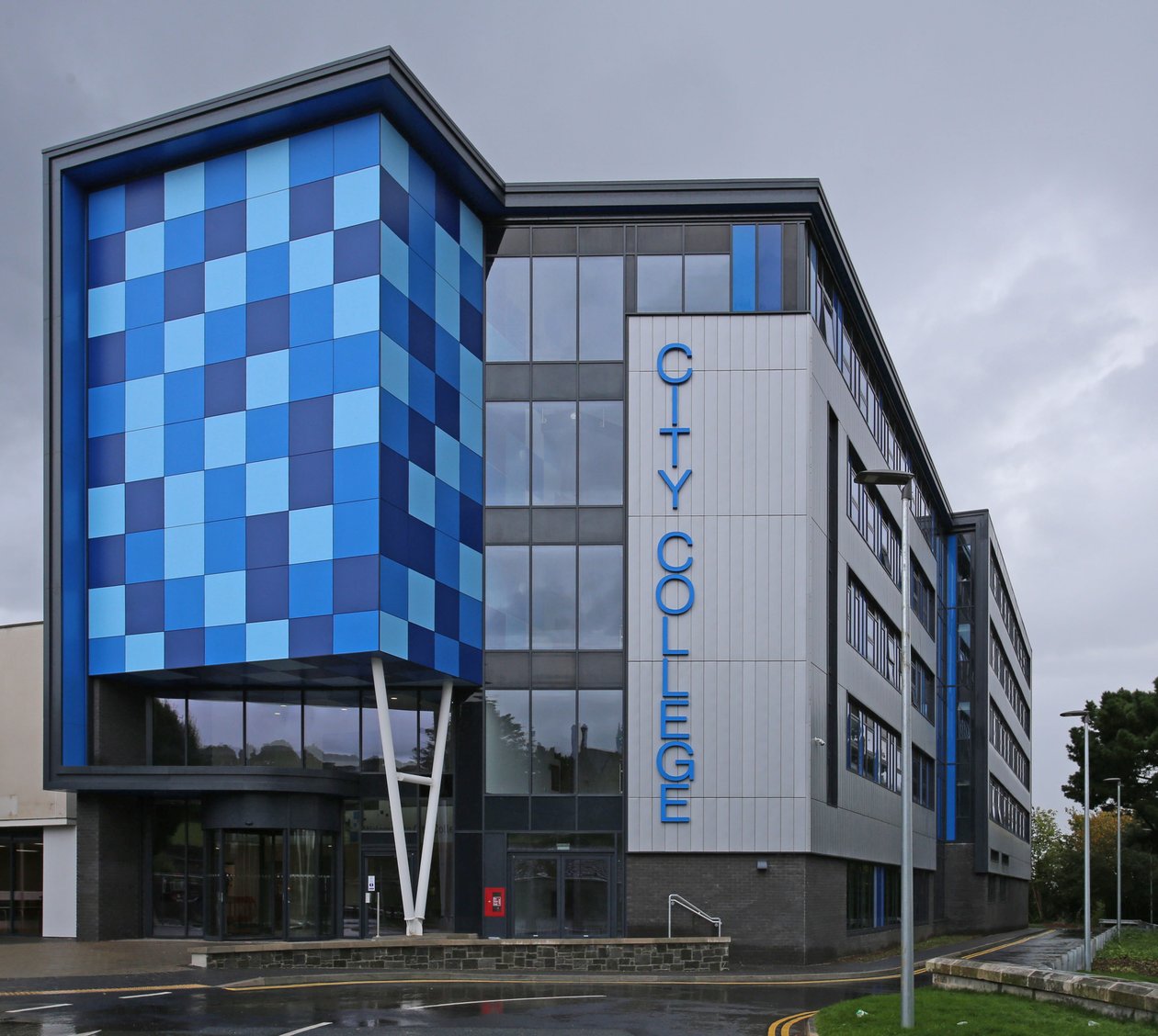 Plymouth City College STEM Center a Kings Roadról alkotó: Unbekannt Unbekannt