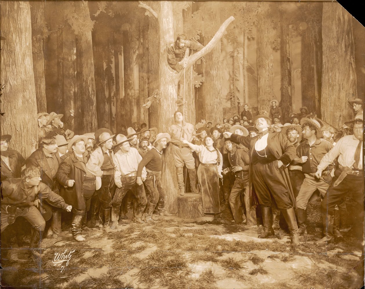 Jelenet a La fanciulla del Westből, Puccini (1858-1924), 1910 (szépia fotó) alkotó: Unknown