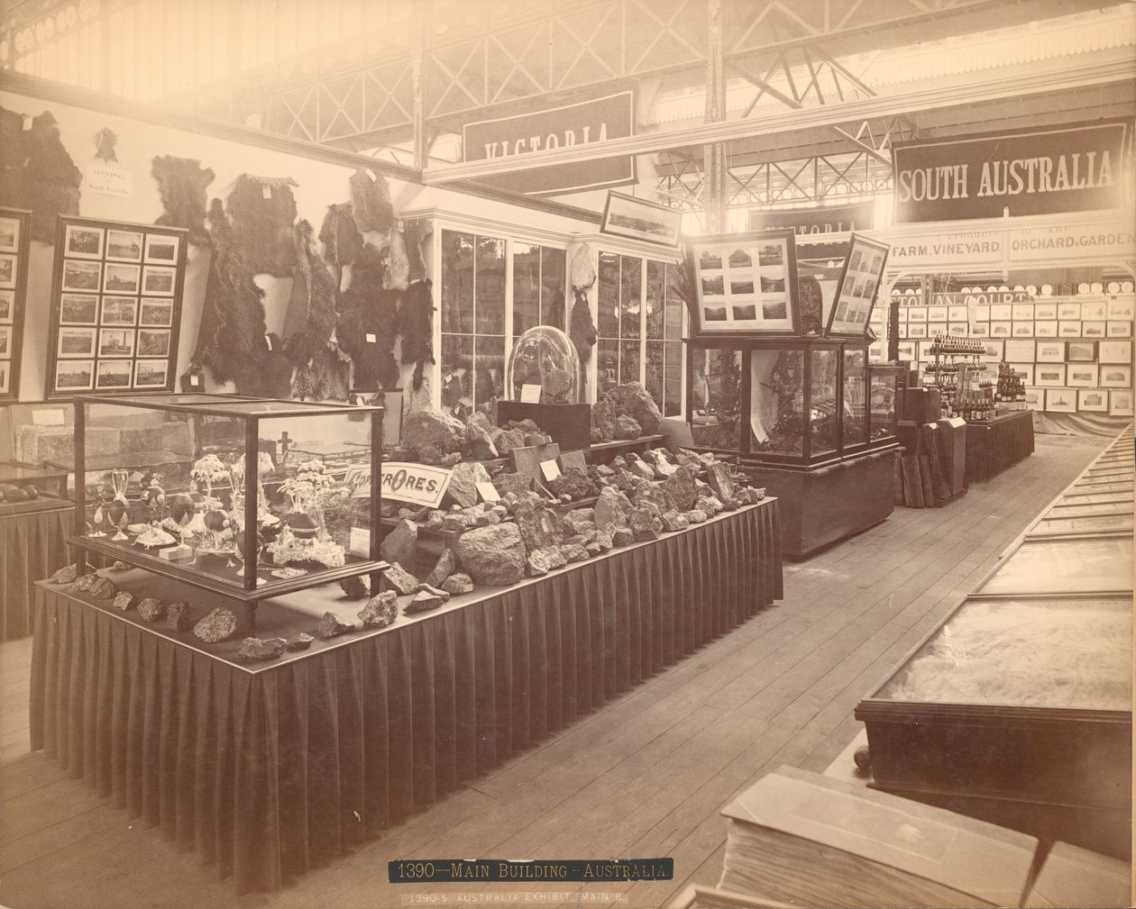 Dél-ausztrál kiállítás, főépület, százéves nemzetközi kiállítás, Philadelphia, 1876 (albumnyomat) alkotó: American Photographer