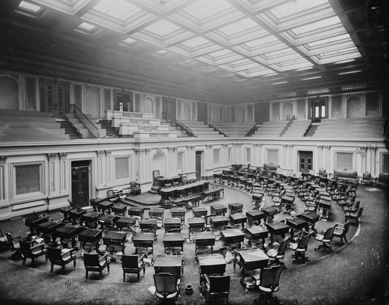 Az Egyesült Államok Capitoliuma – Hetedik Kamara, 1873 körül alkotó: American Photographer