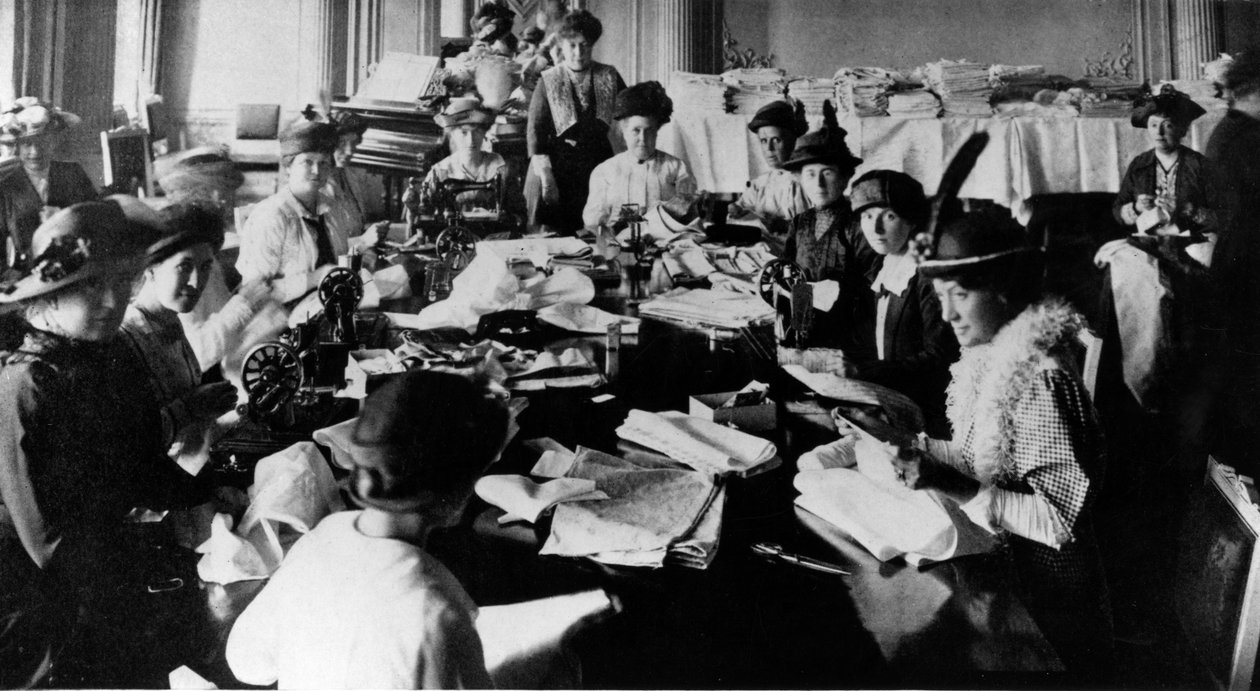 Varróparti az oroszországi nagykövetségen az első világháború alatt, 1916 körül (bw fotó) alkotó: English Photographer