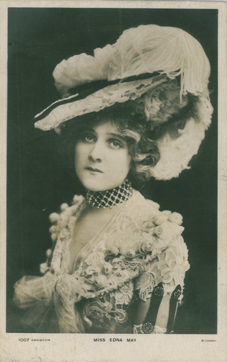 A színpad hírességei: Miss Edna May, 1903-2008 körül alkotó: English Photographer