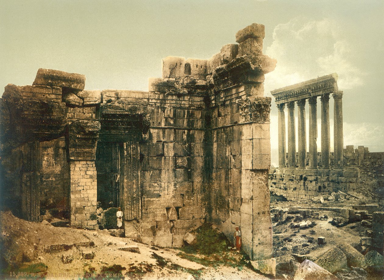 Jupiter templom bejárata, Baalbek, 1880-1900 körül (photochrom) alkotó: Swiss Photographer