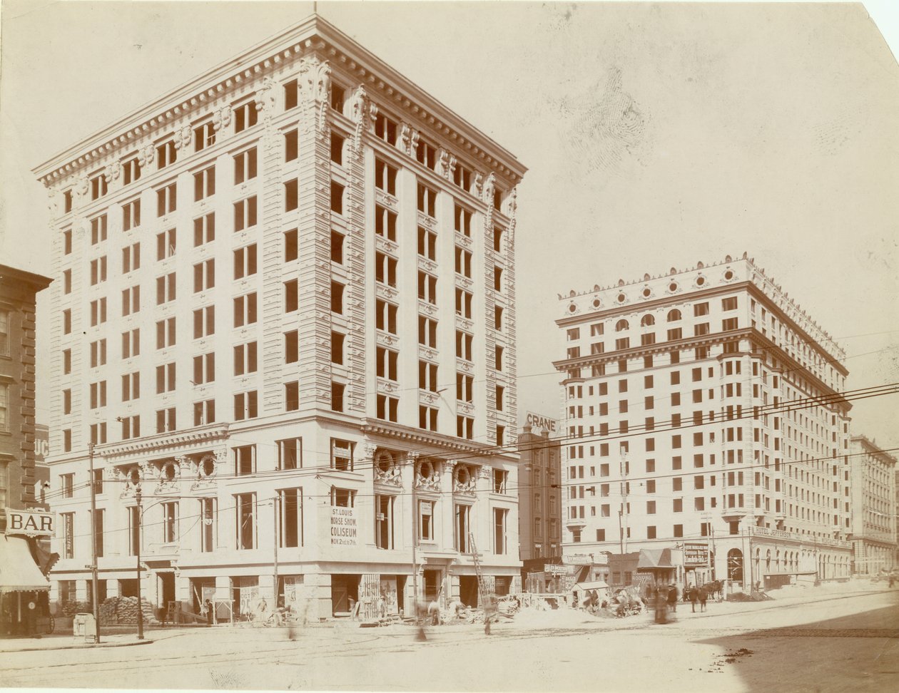 Épületépítés a Twelfth Street (Tucker Boulevard) nyugati oldalán, az Olive utcától északra alkotó: Unknown