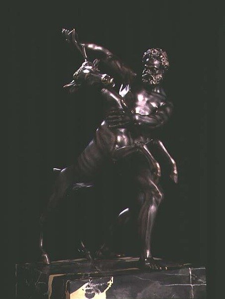 Herkules és az árkádiai szarvas (bronz) alkotó: Giambologna