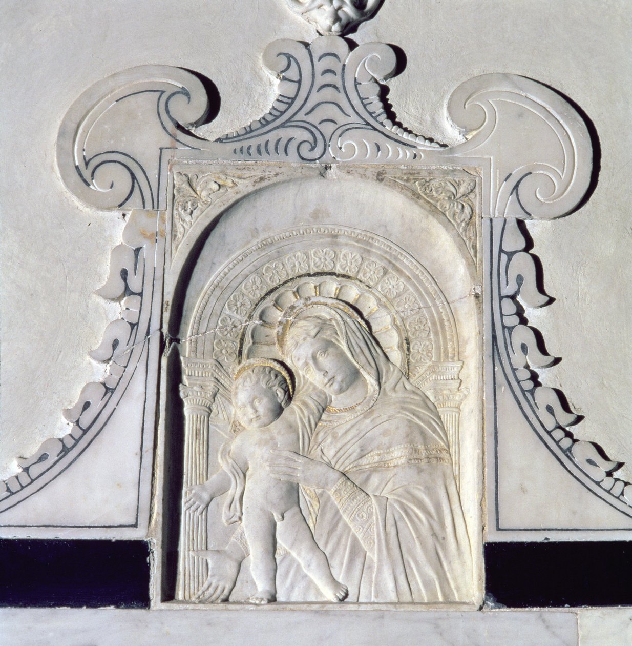 Madonna és gyermek domborműve (márvány) alkotó: (attr. to) Donatello