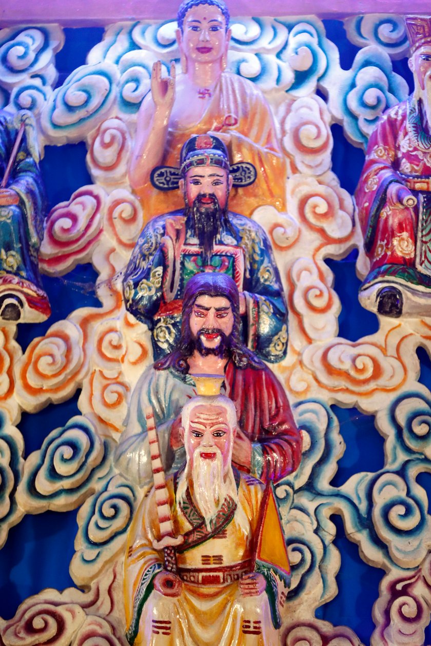 Cao Dai templom, Lao Tseu, Jézus, Bouddha és Konfuciusz, Phu Quoc, Vietnam alkotó: Unknown
