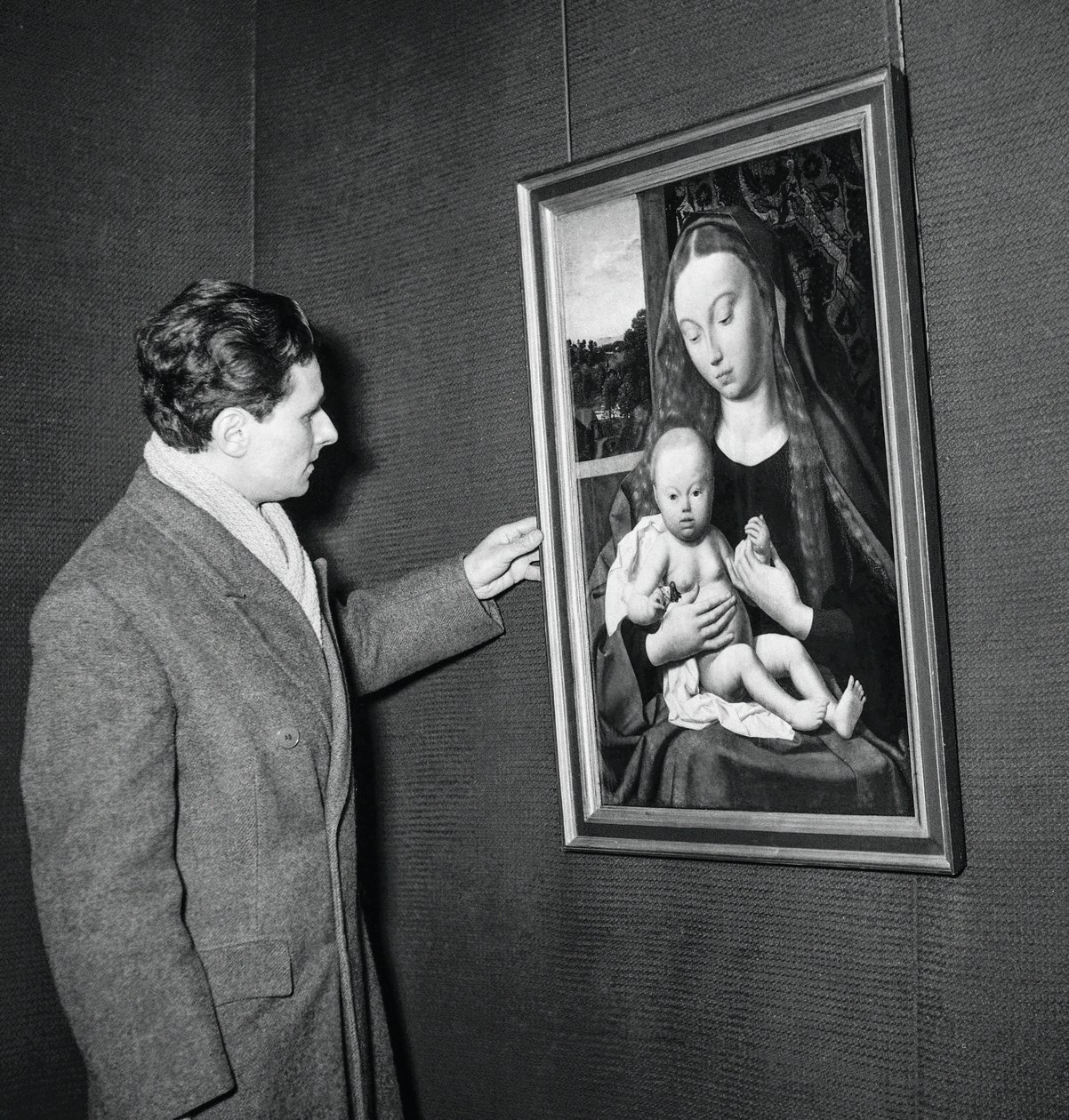 A berlini múzeumok remekművei kiállítása a párizsi Petit Palaisban, 1951. január 31.: itt Gerard de Saint-Jean A szűz és gyermek című vászon alkotó: Unknown