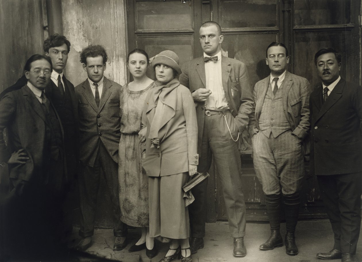 Csoportportré (Tamiji Najito, Borisz Paszternak, Szergej Eisenstein, Olga Trejakova, Lili Brik, Vlagyimir Majakovszkij és a szovjet diplomata Voznyeszenszkij), Moszkva, 1924 (zselatin ezüst nyomat) alkotó: Unknown