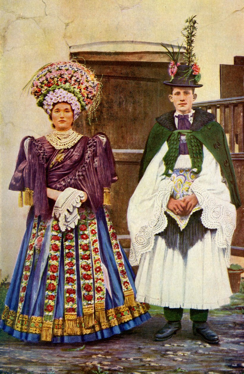 Magyarország. Parasztpár menyasszonyi tömbben. 1920 alkotó: Unknown