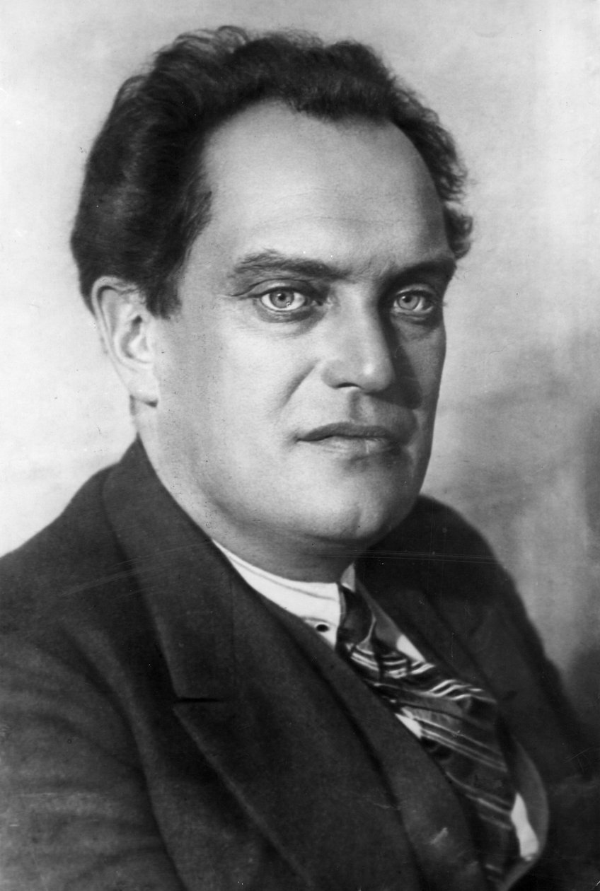V. Valerian Kuybysev (1888-1935), szovjet politikus, a Nemzetgazdasági Tanács elnöke (1928-1930). alkotó: Unknown