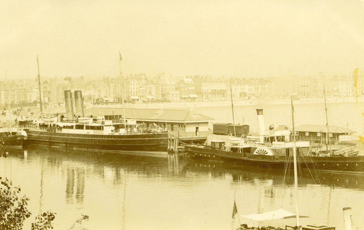 Gőzhajók kilátása Weymouth kikötőjében, 1903 körül alkotó: Unknown