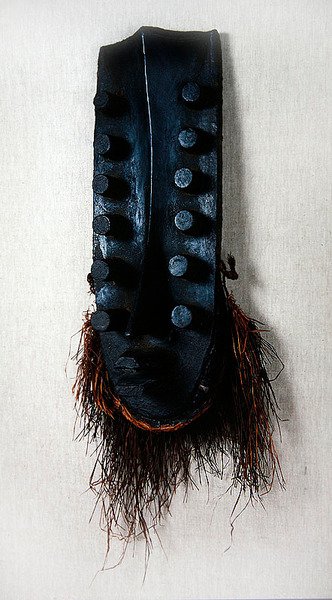 Oubi maszk (fa és rost) alkotó: African
