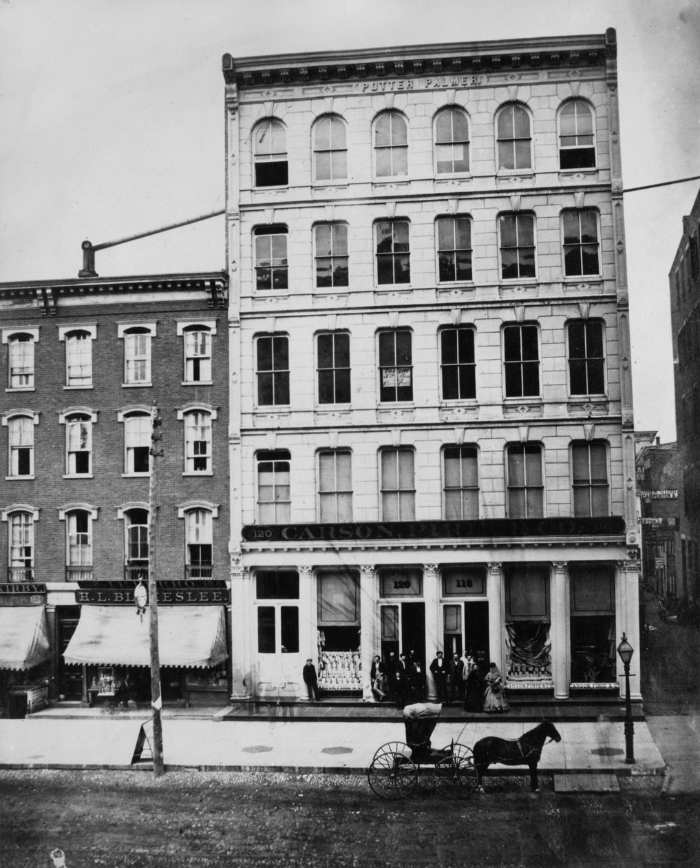 Carson Pirie Scott épület: 120-118 State Street, Chicago, 1869 körül alkotó: American Photographer