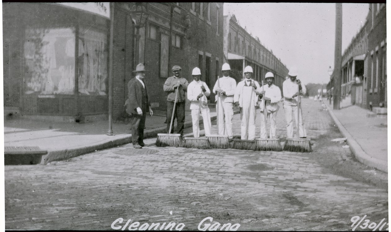 City Street Cleaning Gang, Philadelphia, 1920 körül alkotó: American Photographer