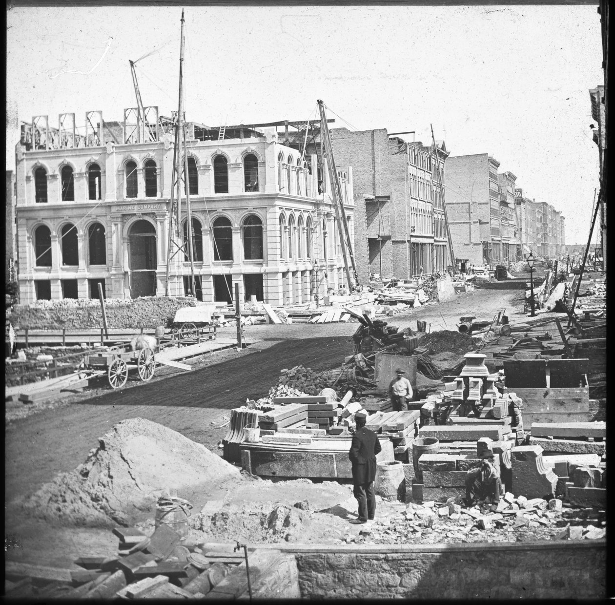 A Marine Bank épületének újjáépítése a nagy chicagói tűzvész után, 1873 körül alkotó: American Photographer
