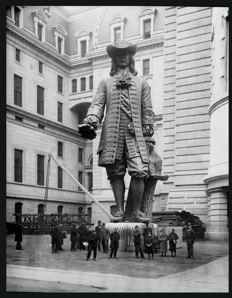 William Penn szobra a városháza udvarán, Philadelphiában alkotó: American Photographer