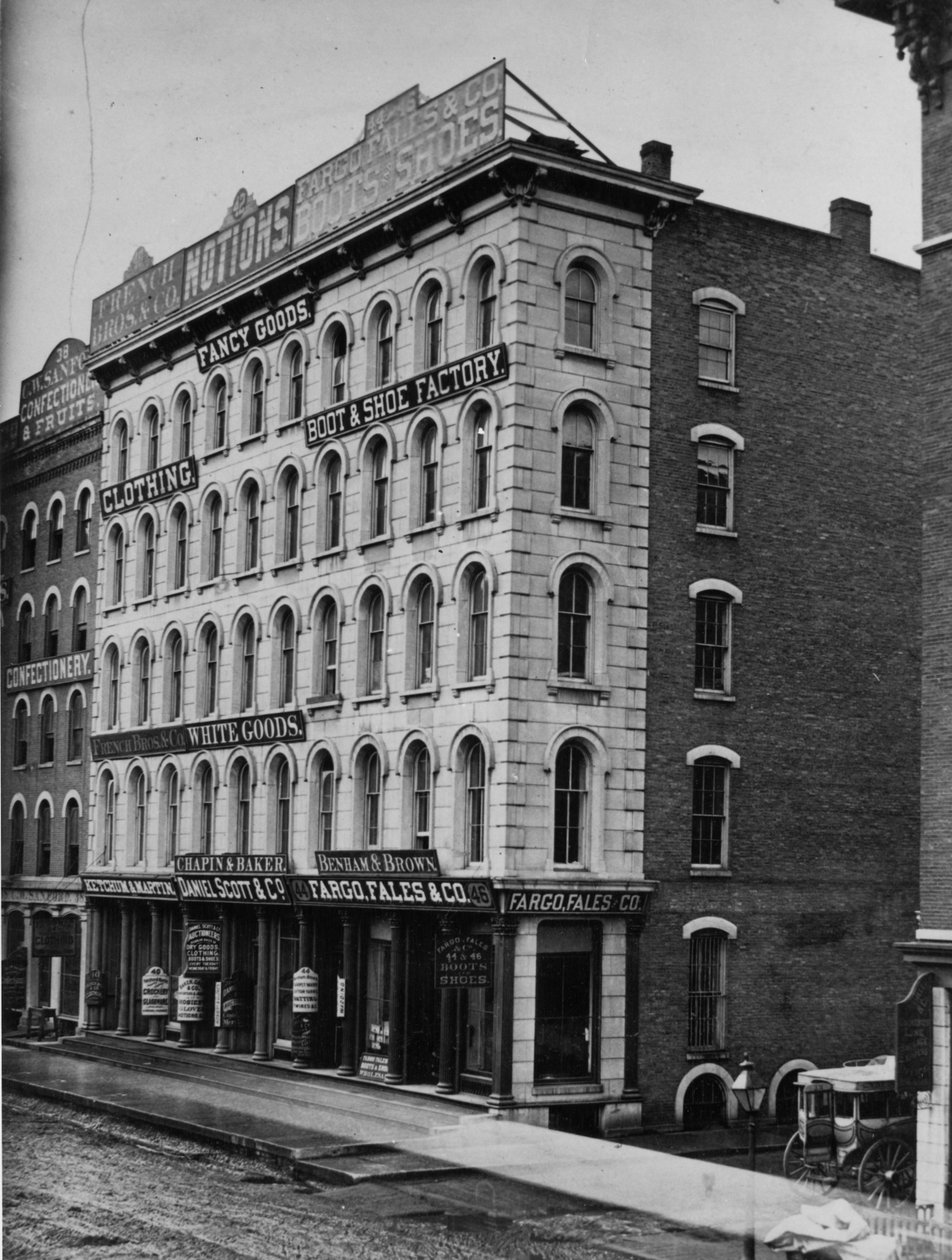 Kirakatok: 40-46 Randolph Street, Chicago, 1869 körül alkotó: American Photographer