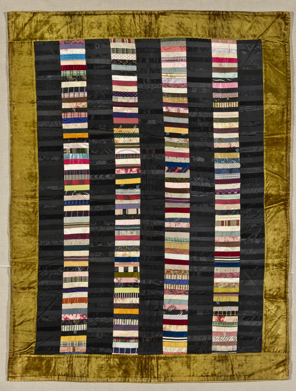 Strippie Quilt, 1880 körül (selyem és bársony) alkotó: American School