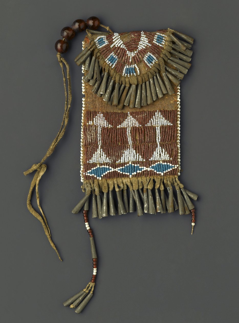 Női övtok, esetleg Ute vagy Kiowa, 1880-90 (hedi, fém, gyöngyök és pigment) alkotó: American School