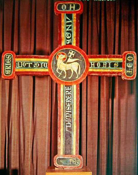 Agnus Dei kereszt Bagergue-ból, 1200 körül (tempera, stukkó dombormű és lakkozott fémlemez maradványai fán) alkotó: Catalan School