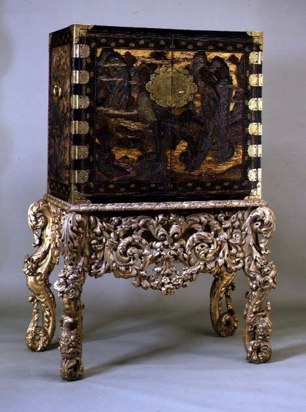 Szekrény aranyozott fa állványon, 1680 körül (szekrény) alkotó: Dutch School