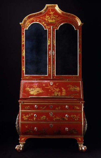 Bureau könyvespolc, angol, 1700 körül (vörös japán) alkotó: English School