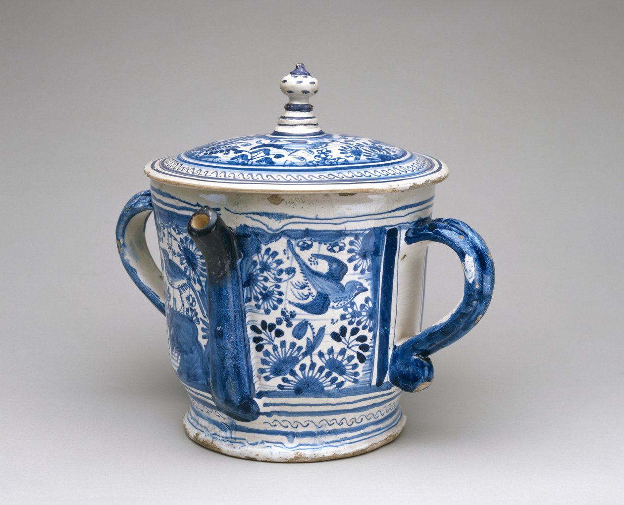 Posset edény és fedél, 1632 körül (ónmázas cserépedény) alkotó: English School
