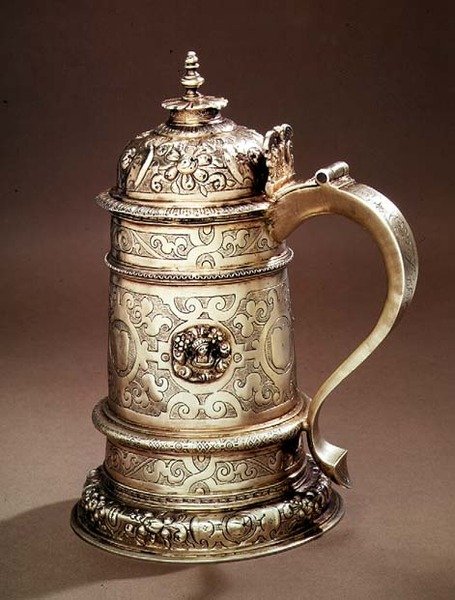 Tankard, I.R. pajzs alatt négylábú, 1602 (ezüst) alkotó: English School