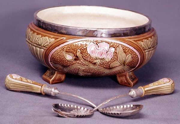 Wedgwood Maiolica salátástál, kanál és villa, 1880 körül (kerámia) alkotó: English School