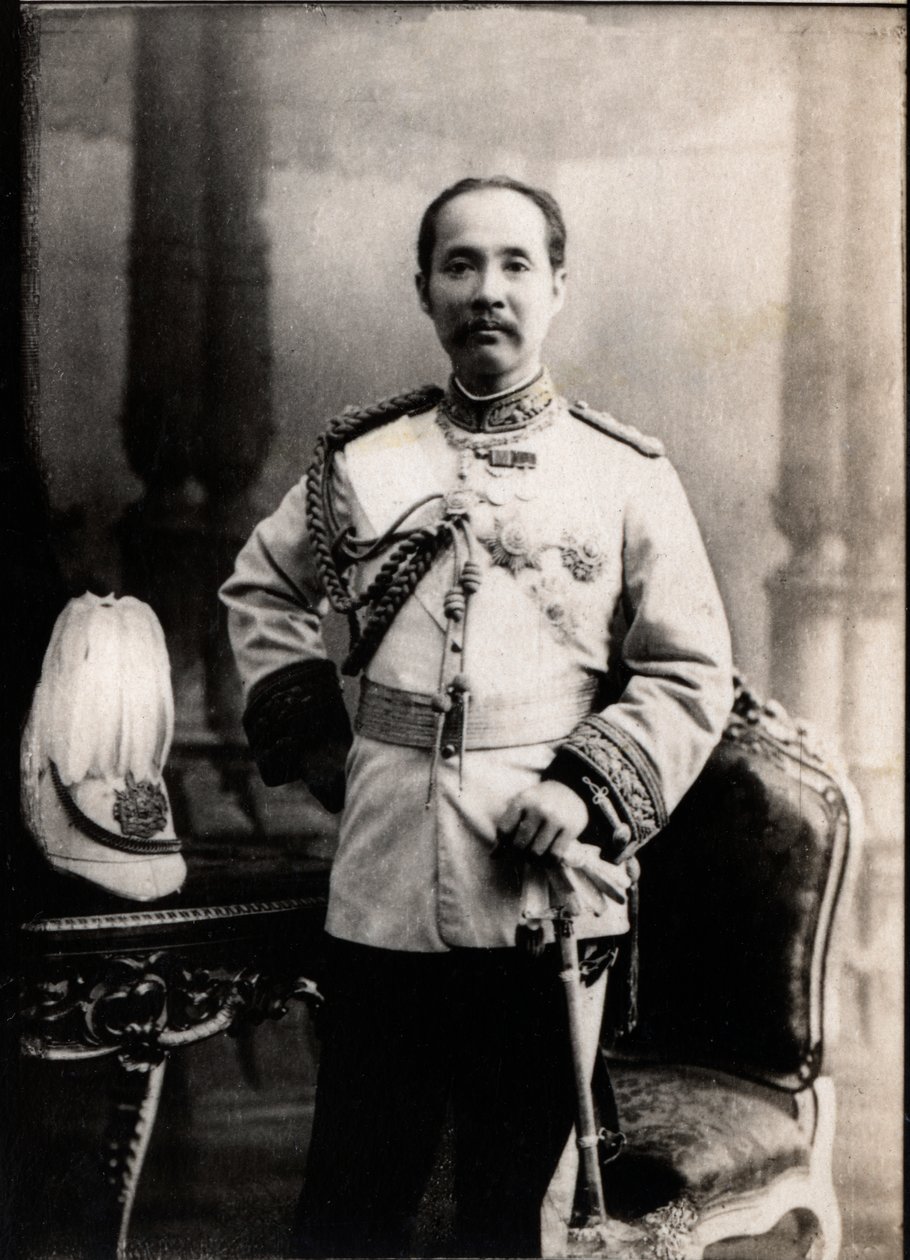 Chulalongkorn (V. Rama) (1853-1910), Sziám királyának (Thaiföld) portréja. alkotó: French Photographer
