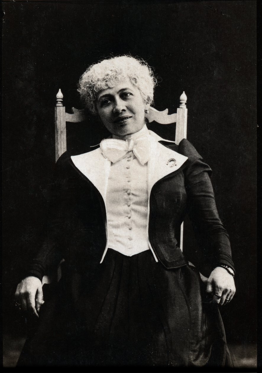 Severine (1855-1929) francia szocialista, újságíró, író és feminista portréja. alkotó: French Photographer