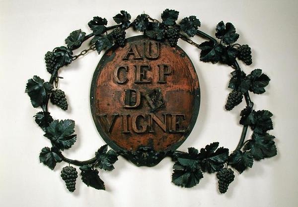 Au Cep du Vigne, borkereskedők felirata (réz és vas) alkotó: French School