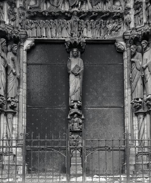 Beau Christ figura a déli kapu trumeau-ján, 1145-50 körül. alkotó: French School
