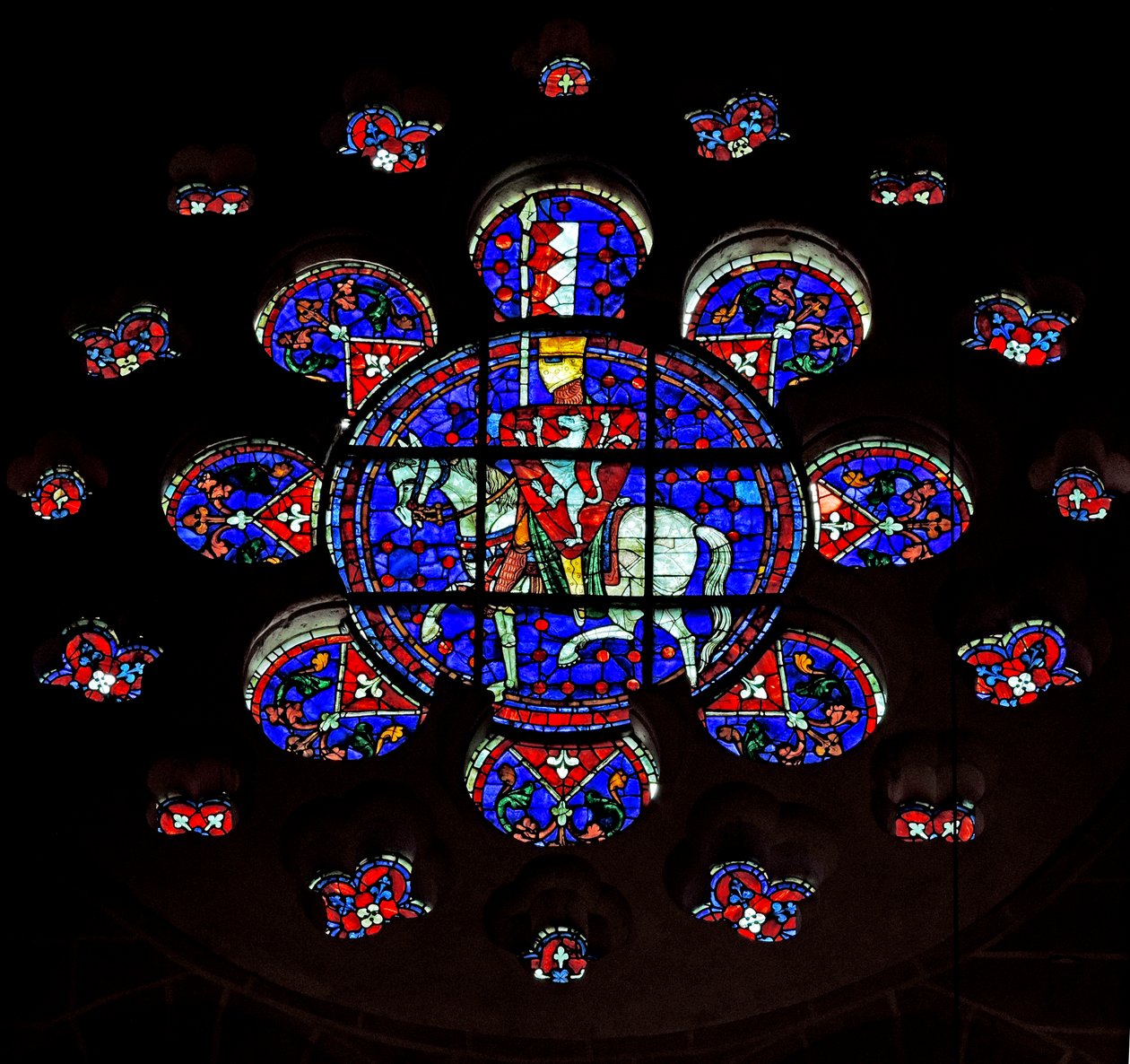 Simon de Montfortot ábrázoló rózsaablak, Chartres-i katedrális alkotó: French School