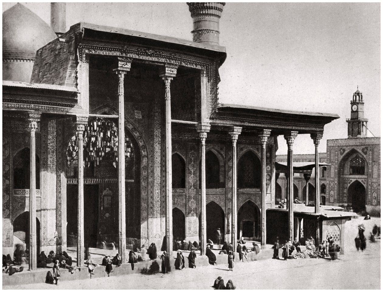 A Kadimain mecset bejárati kapuja Moosa Al Kadim imám sírjához, 1925 alkotó: A. Kerim